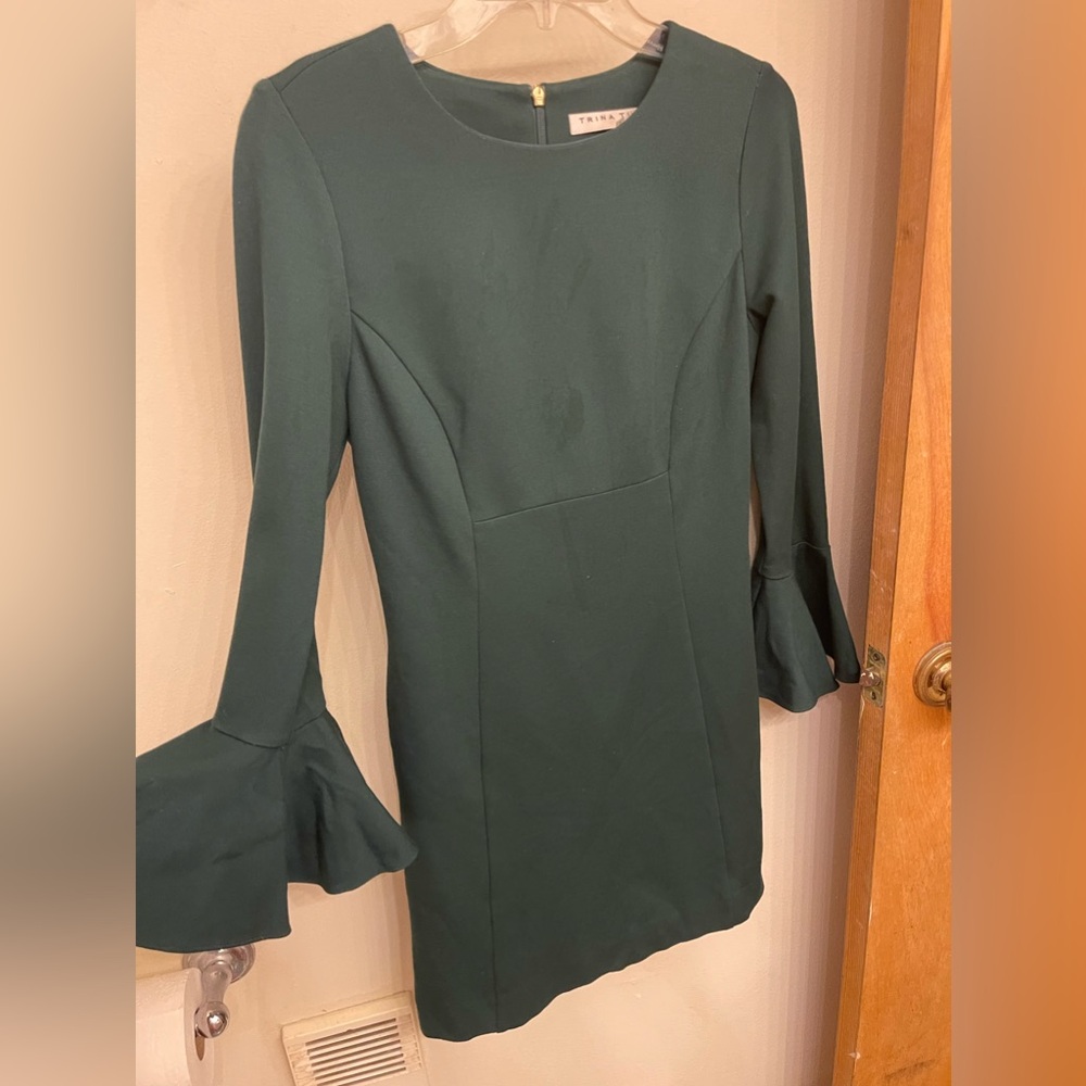 Deep forest long sleeve dress with flutter sleeves fitted